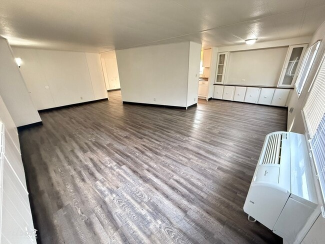 Foto del edificio - 3bd/2ba Home with a Large Yard - Near Randall Park!