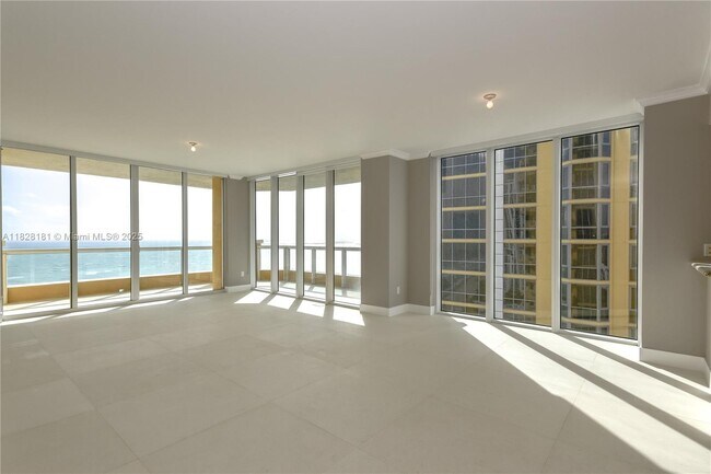 Building Photo - 17875 Collins Ave