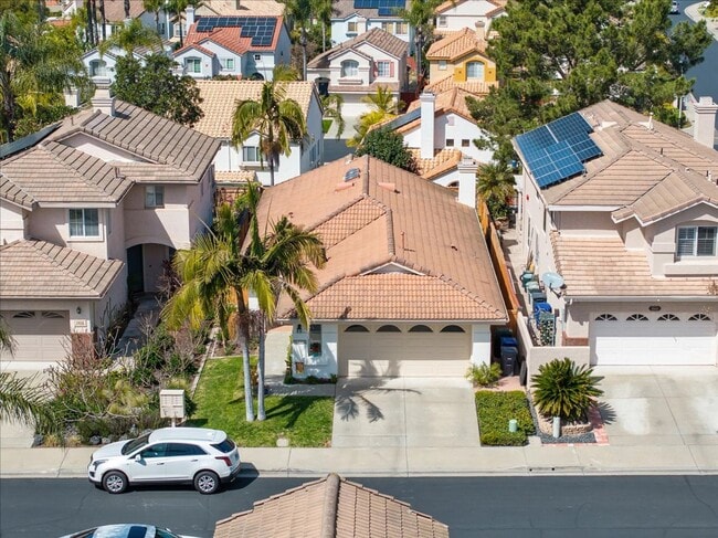 Building Photo - Charming Single-Story Home Located in Emer...