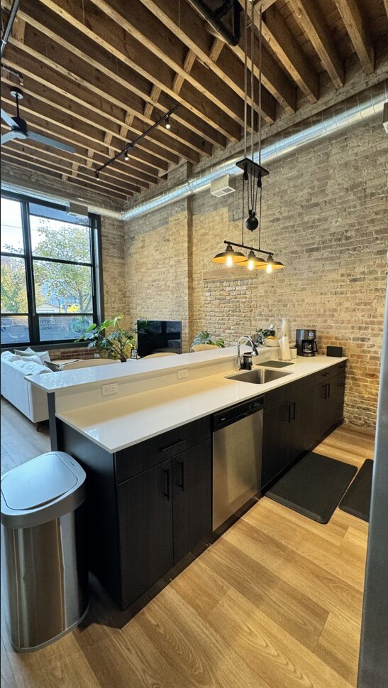 Foto del edificio - 818 N Wolcott Ave
