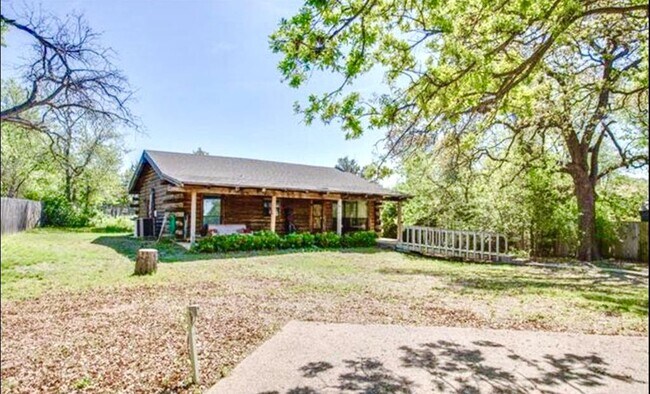Building Photo - 1126 Kingston Dr