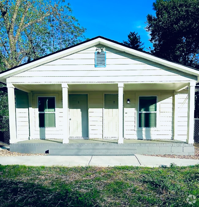 Building Photo - 807 Pine St
