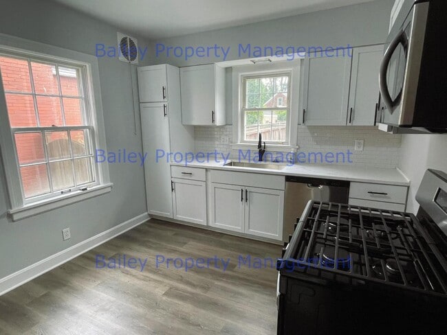 Building Photo - 215 McCready Ave