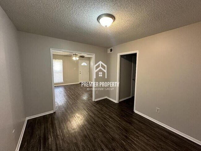 Foto del edificio - 1315 Harpeth Dr