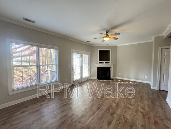 Foto del edificio - 2623 Broad Oaks Pl