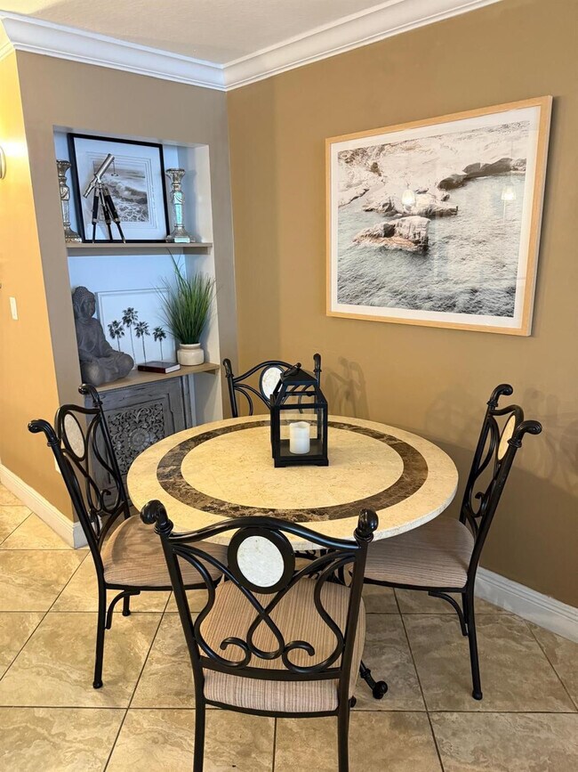 Foto del edificio - 6917 Collins Ave