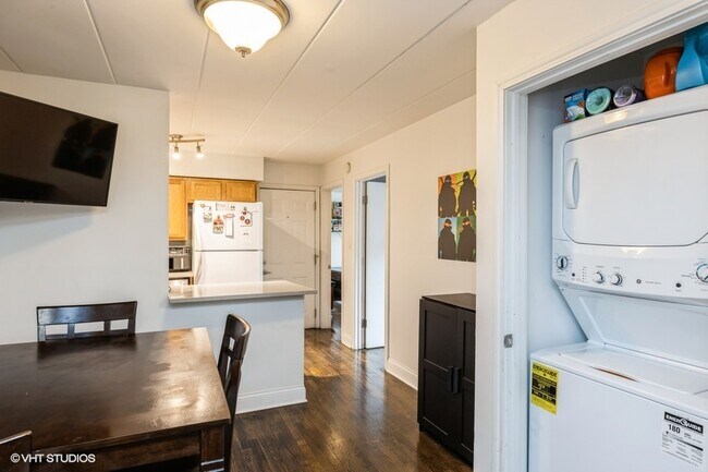 Foto del edificio - 6137 W 64th Pl