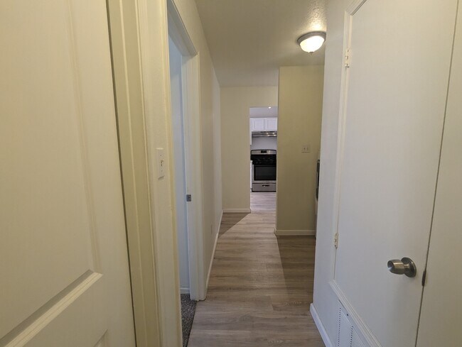 Building Photo - 2847 Quail Pointe Dr NW