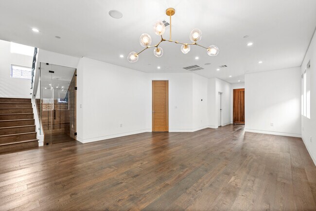Building Photo - 8040 Regis Way