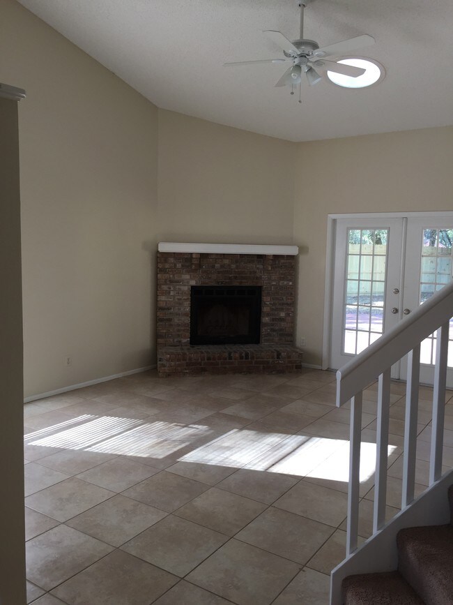 Building Photo - 406 Loblolly Ct