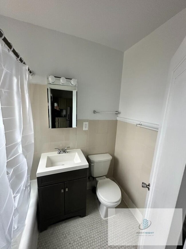 Foto del edificio - 5301 N Ashland Ave