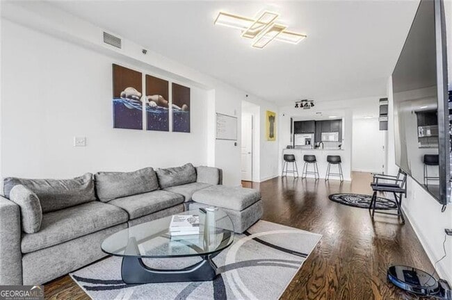 Foto del edificio - 3388 Peachtree Rd NE