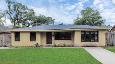 Building Photo - 4821 Viking Dr
