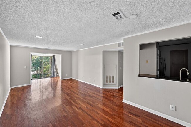 Foto del edificio - 2657 Lenox Rd NE