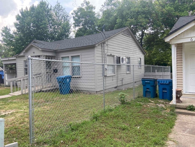 Building Photo - 636 Edwards St