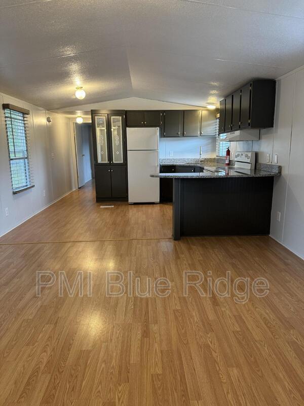 Building Photo - 346 Friendly Cir