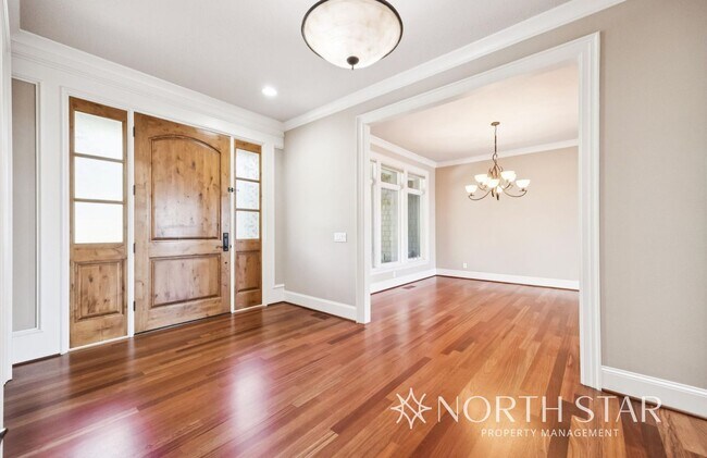 Building Photo - Executive Estate in Atherton Heights with ...