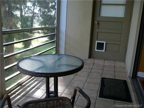 Building Photo - 2500 SW 81st Ave