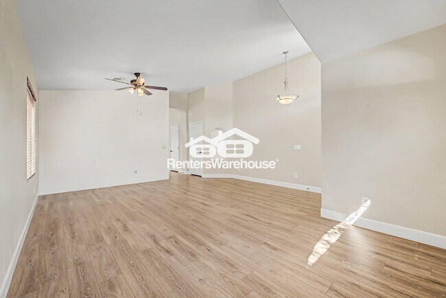 Foto del edificio - 29169 N Rosewood Dr