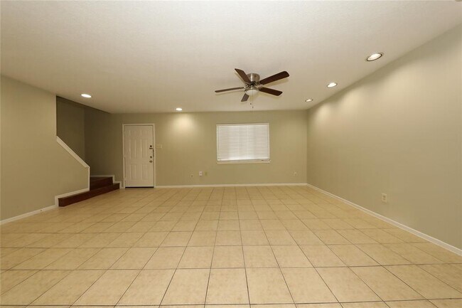 Building Photo - 8342 La Roche Ln