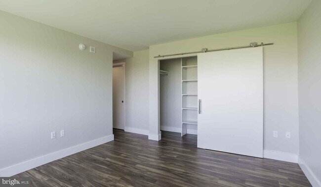 Foto del edificio - 2200 Benjamin Franklin PKWY Unit 2B-E0205