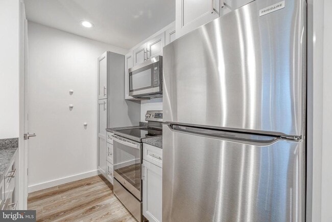 Building Photo - 751 N 43rd St