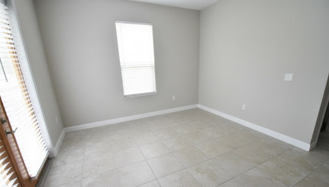 Building Photo - Spacious Townhome in Lake Mary’s Premier G...