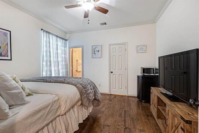 Foto del edificio - 3022 Falls At Fairdale