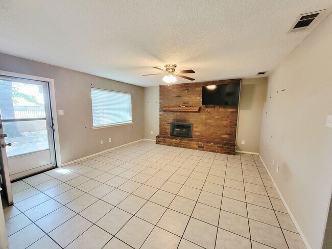 Foto del edificio - 618 N Elkhart Ave