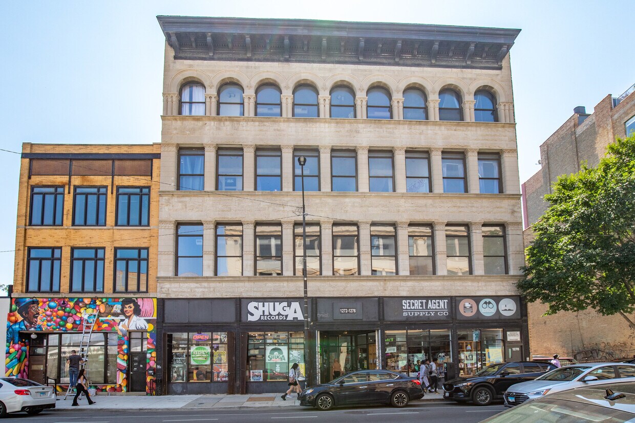 Foto principal - 1278 N Milwaukee Ave
