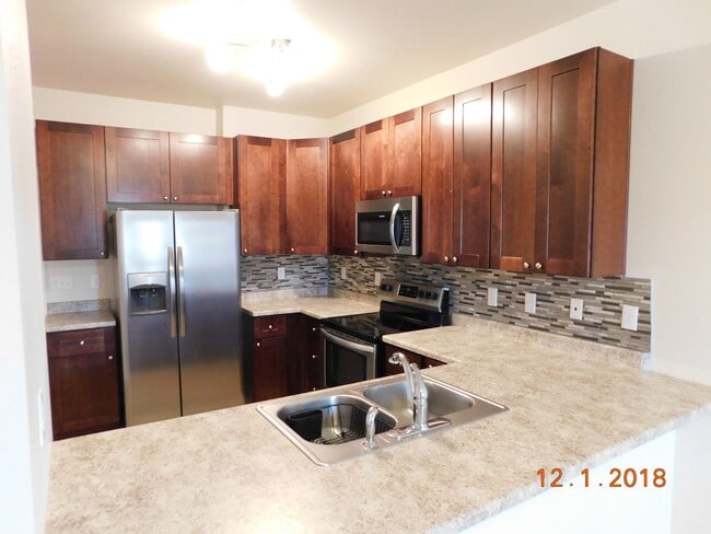 Building Photo - Modern Comfort in Lincoln Commons Communit...