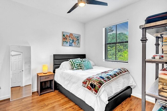 Foto del edificio - 4668 Banker Terrace