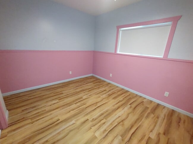 Building Photo - 801-801 20th St NE