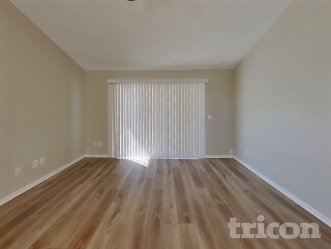 Building Photo - 1623 Chatham Cir