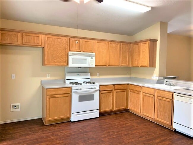 Building Photo - 2693 Bradley Ln