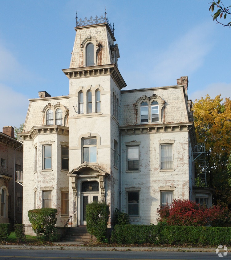 Building Photo - 199 S Plymouth Ave