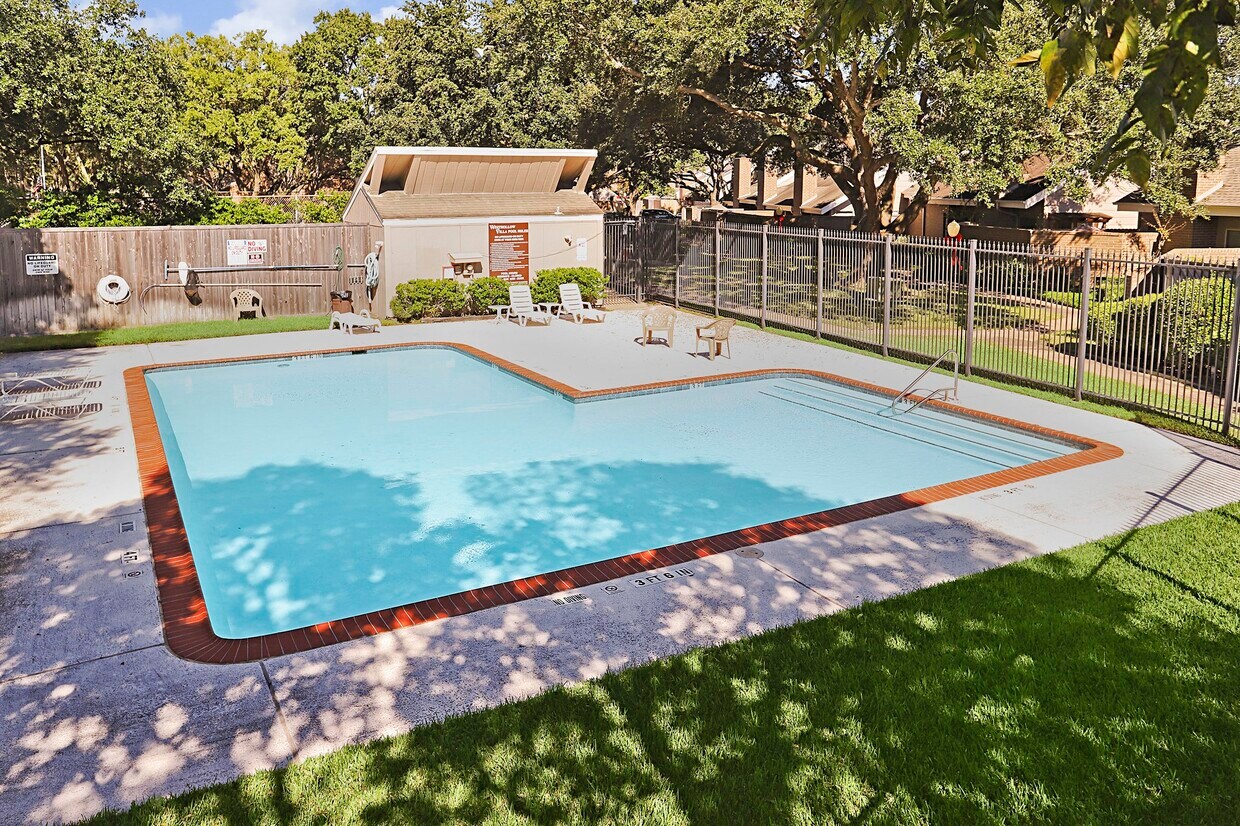 Foto del edificio - 13948 Hollowgreen Dr