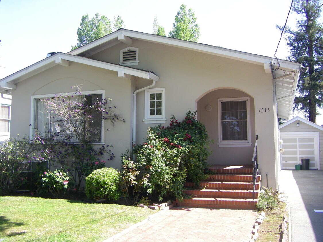 Foto principal - Charming San Mateo Home for Rent...