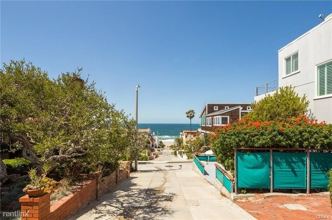 Foto del edificio - 2 br, 2 bath Triplex - 217 32nd St # A