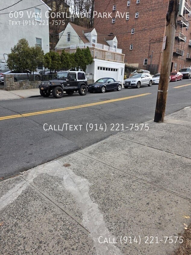 Foto del edificio - 609 Van Cortlandt Park Ave