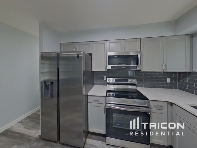 Building Photo - 2200 S Mobile Way