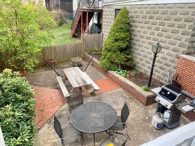 Building Photo - 68 Electric Ave