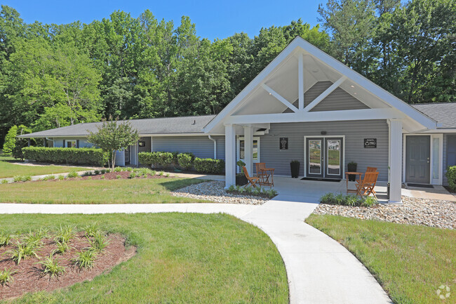 Building Photo - South Square Townhomes