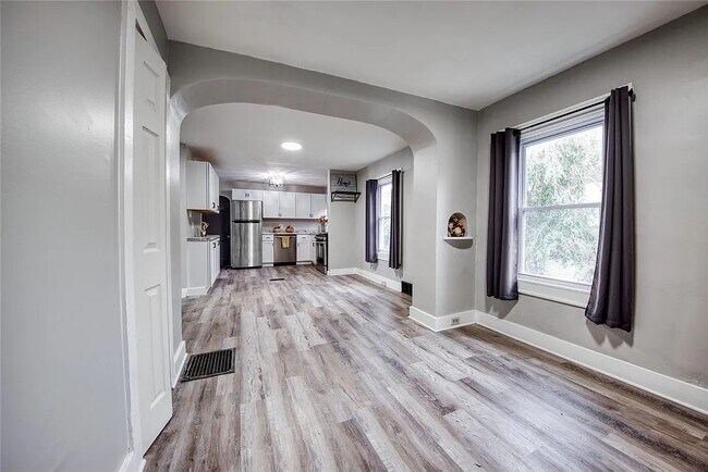 Foto del edificio - 586 Highland Ave