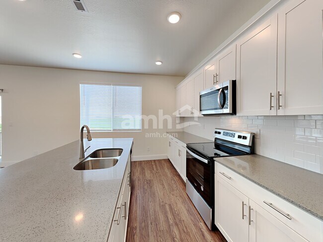 Foto del edificio - 3354 Fields Ave