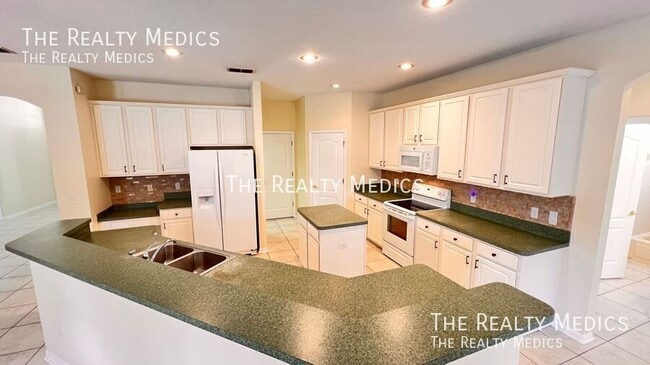 Building Photo - 7823 Fernleaf Dr