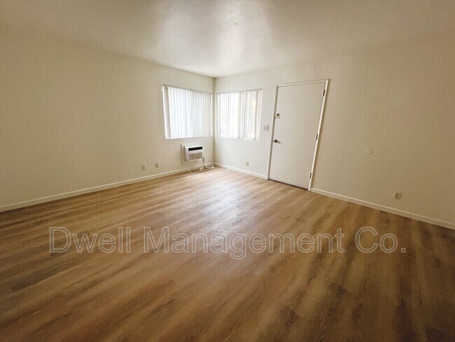 Building Photo - 1490 Oakdale Ave