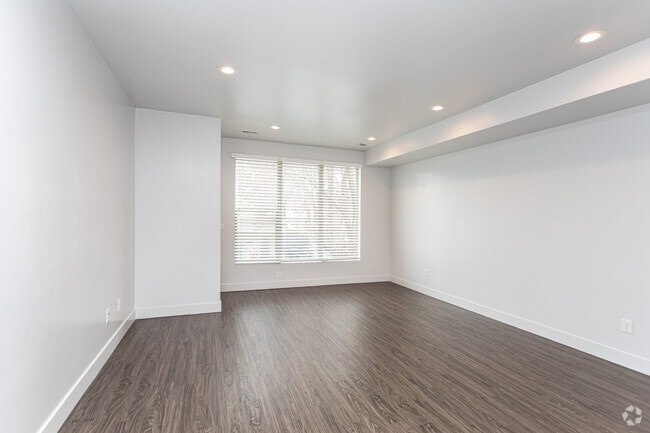 3BR, 2.5BA - 1,408SF - Living Room - Moda Sego