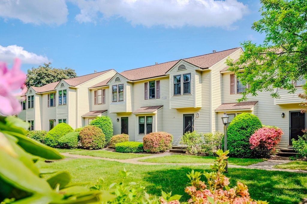 29 Apache Way Unit 29, Tewksbury, MA 01876 Condo for Rent in