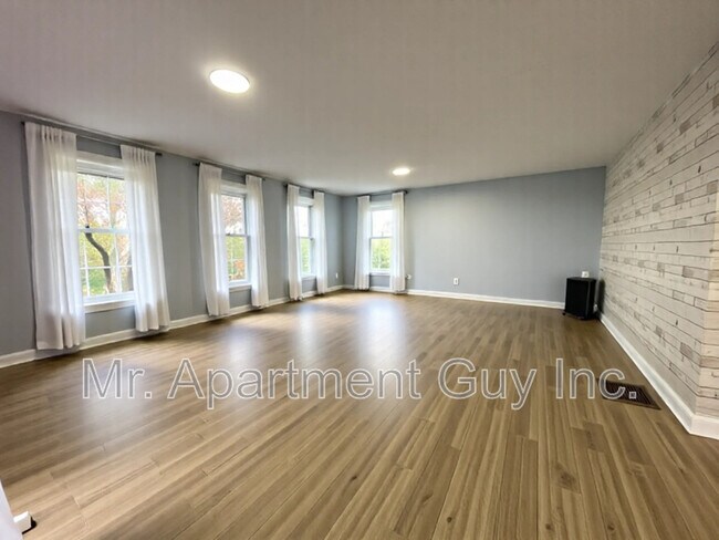 Photo du bâtiment - 1974 Portage Rd